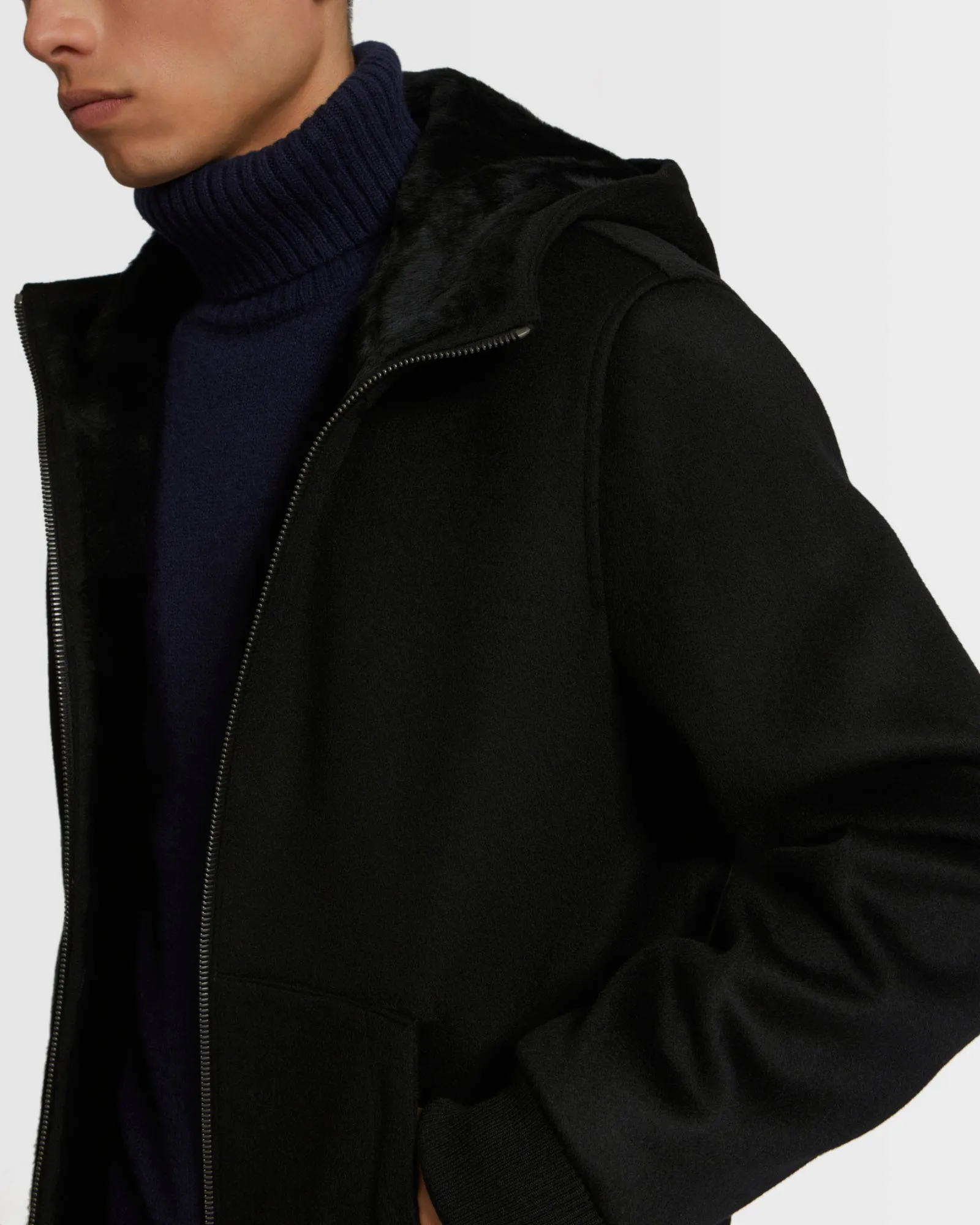 Hoodie en tissu double face laine cachemire et peau lainée sold by Yves Salomon product image thumbnail 3