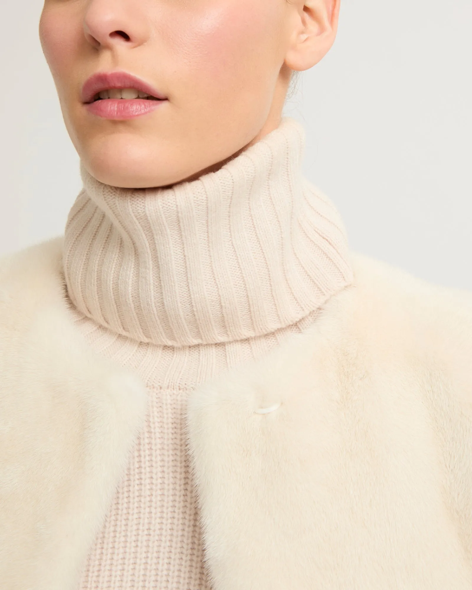 Veste à col rond en fourrure de vison long poil sold by Yves Salomon product image thumbnail 2