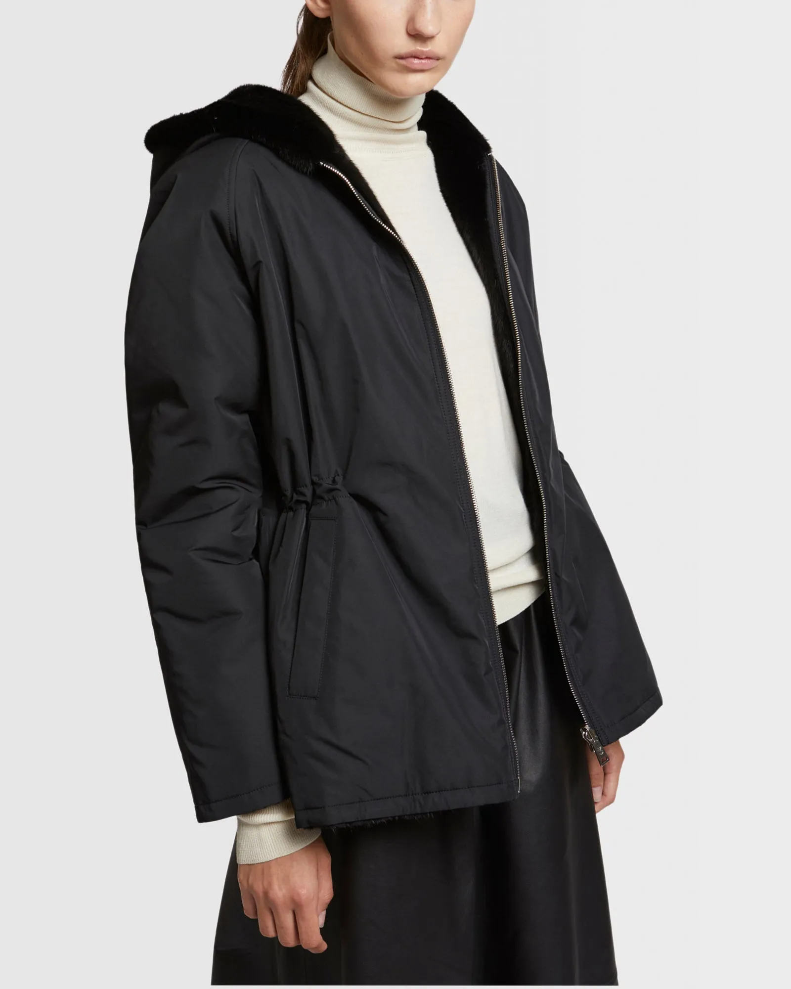 Parka à capuche en tissu technique réversible et fourrure de vison sold by Yves Salomon product image thumbnail 2