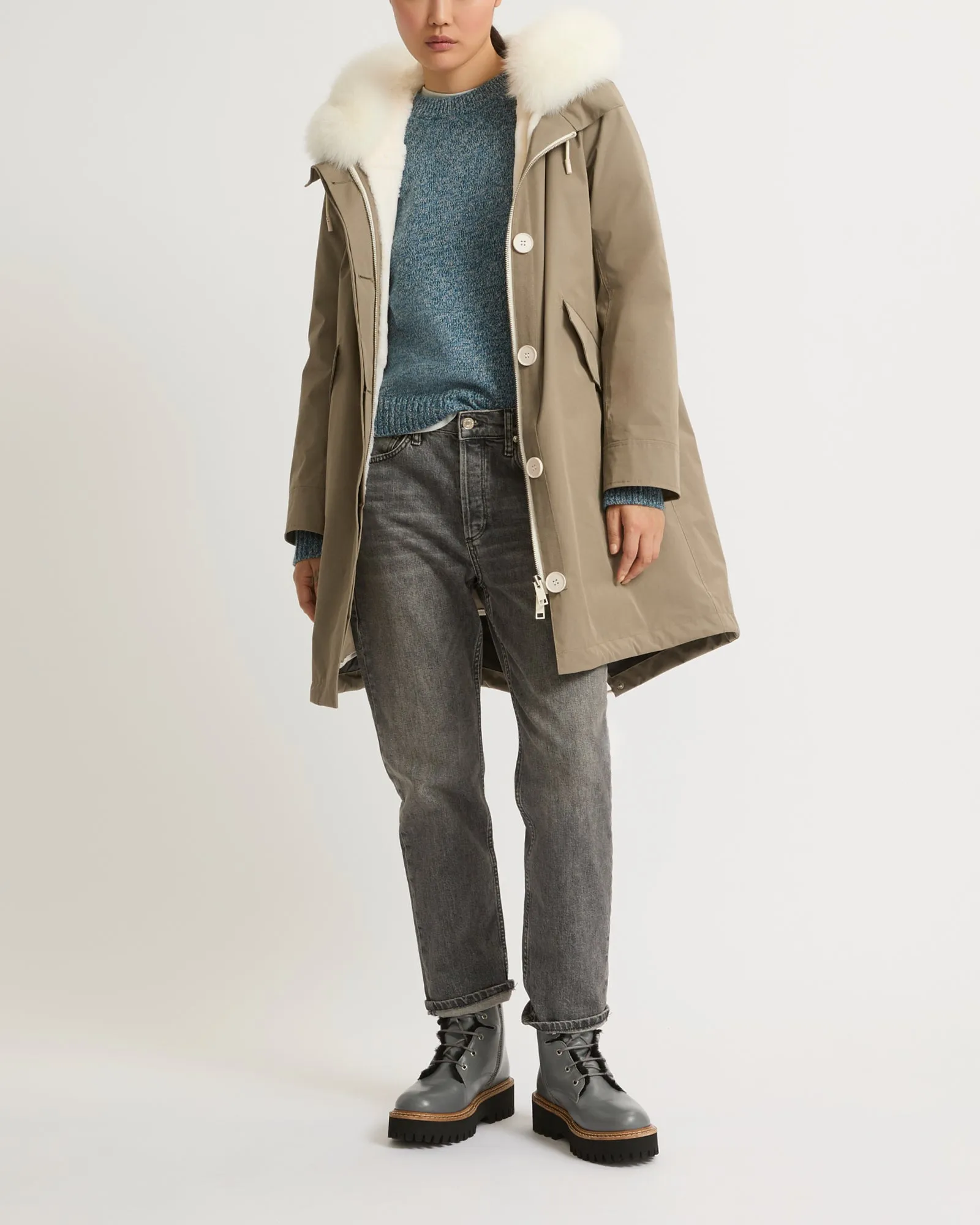 Parka iconique longue en coton mélangé imperméable avec fourrure de renard et lapin sold by Yves Salomon product image thumbnail 3