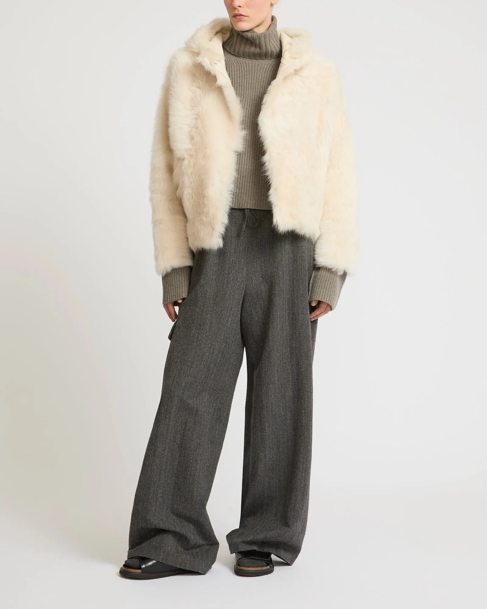 Veste courte à capuche en agneau de Toscane Folk sold by Yves Salomon product image thumbnail 3