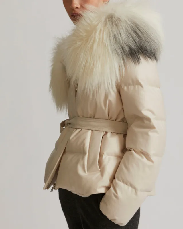 Doudoune courte en flanelle imperméable avec tour de capuche en fourrure de renard sold by Yves Salomon