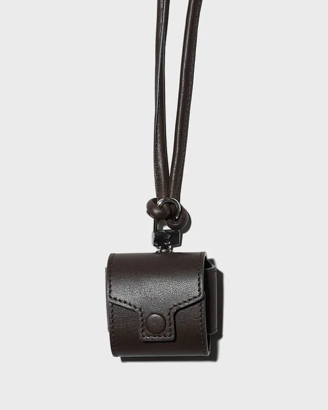 Étui pour AirPods en cuir d’agneau sold by Yves Salomon
