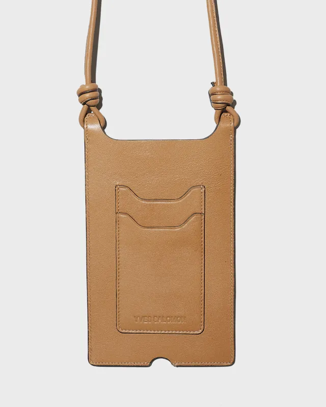 Étui de téléphone en cuir d’agneau sold by Yves Salomon