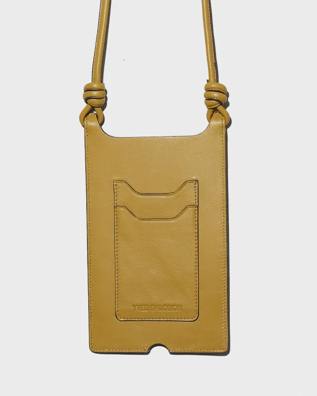 Étui de téléphone en cuir d’agneau sold by Yves Salomon