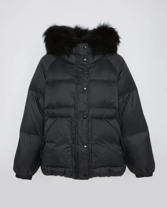 Doudoune courte manches raglan garniture agneau laine vaporeuse sold by Yves Salomon