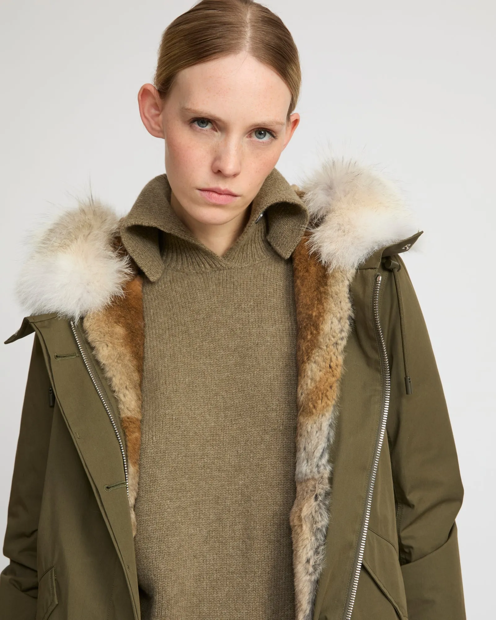 Parka regular en coton imperméable avec fourrure de coyote et lapin sold by Yves Salomon product image thumbnail 2