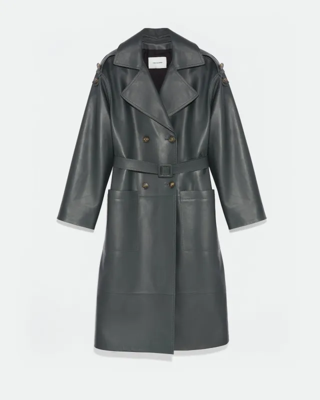 Trench oversize en cuir d’agneau sold by Yves Salomon