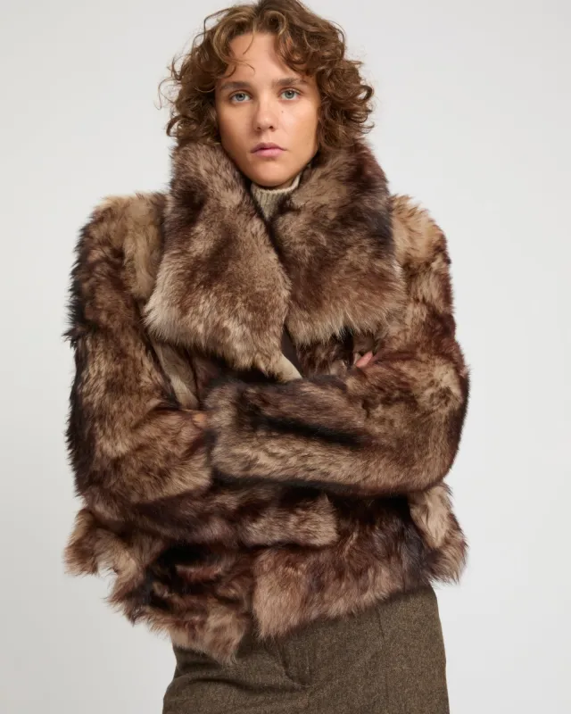 Veste courte en peau lainée d'agneau de Toscane made by Yves Salomon