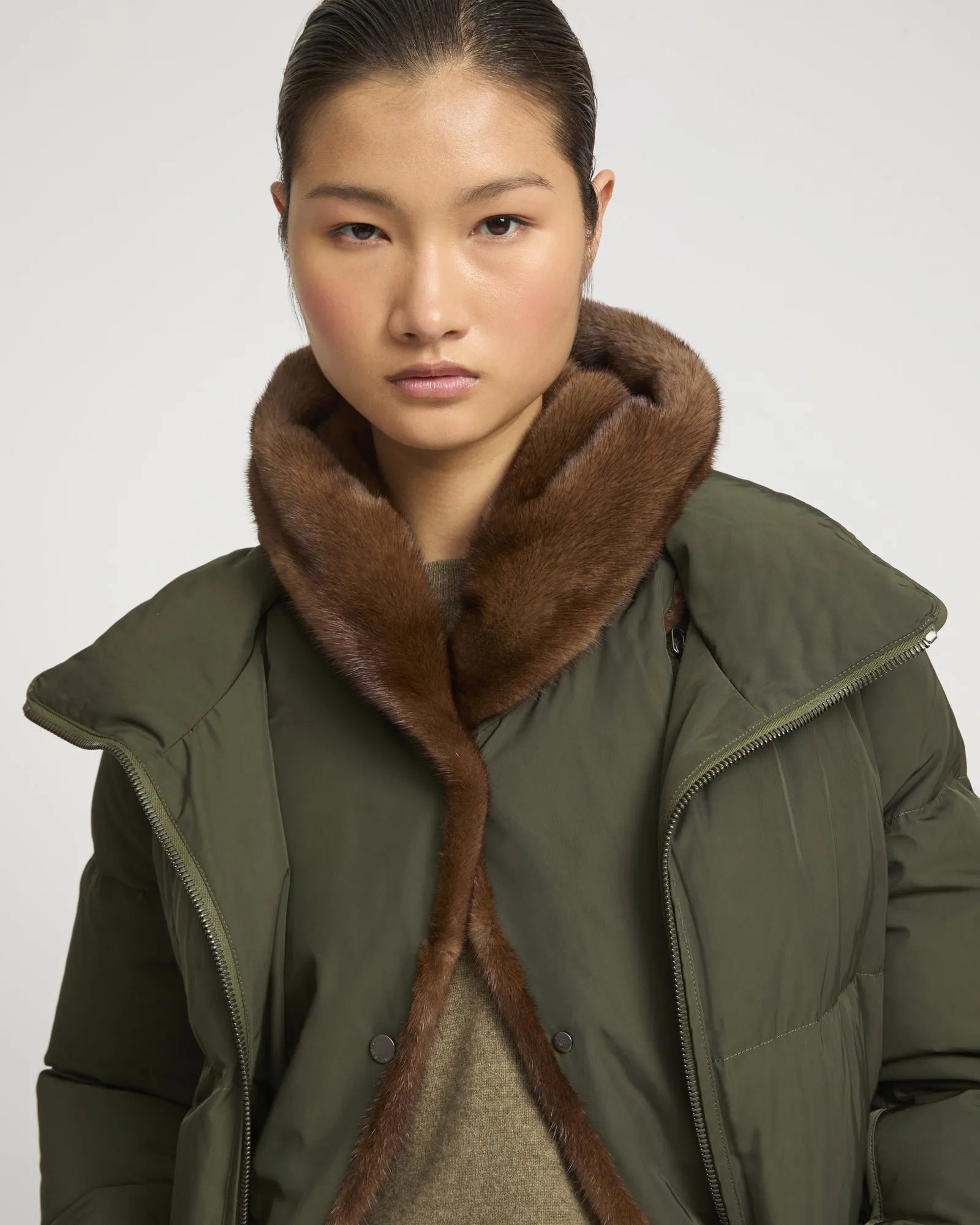 Doudoune en tissu technique avec doublure en fourrure de vison sold by Yves Salomon product image thumbnail 2