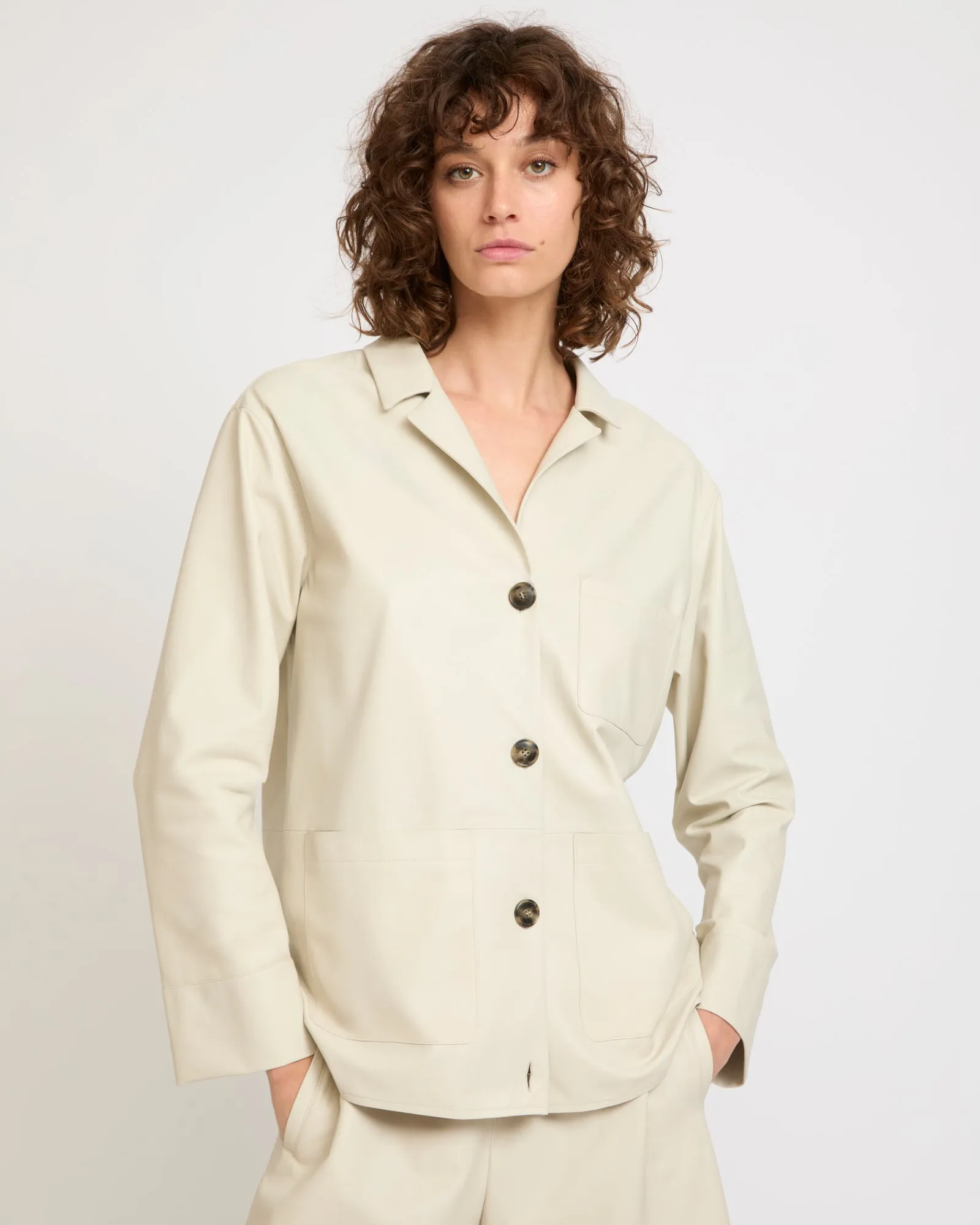 Veste en cuir d'agneau sold by Yves Salomon