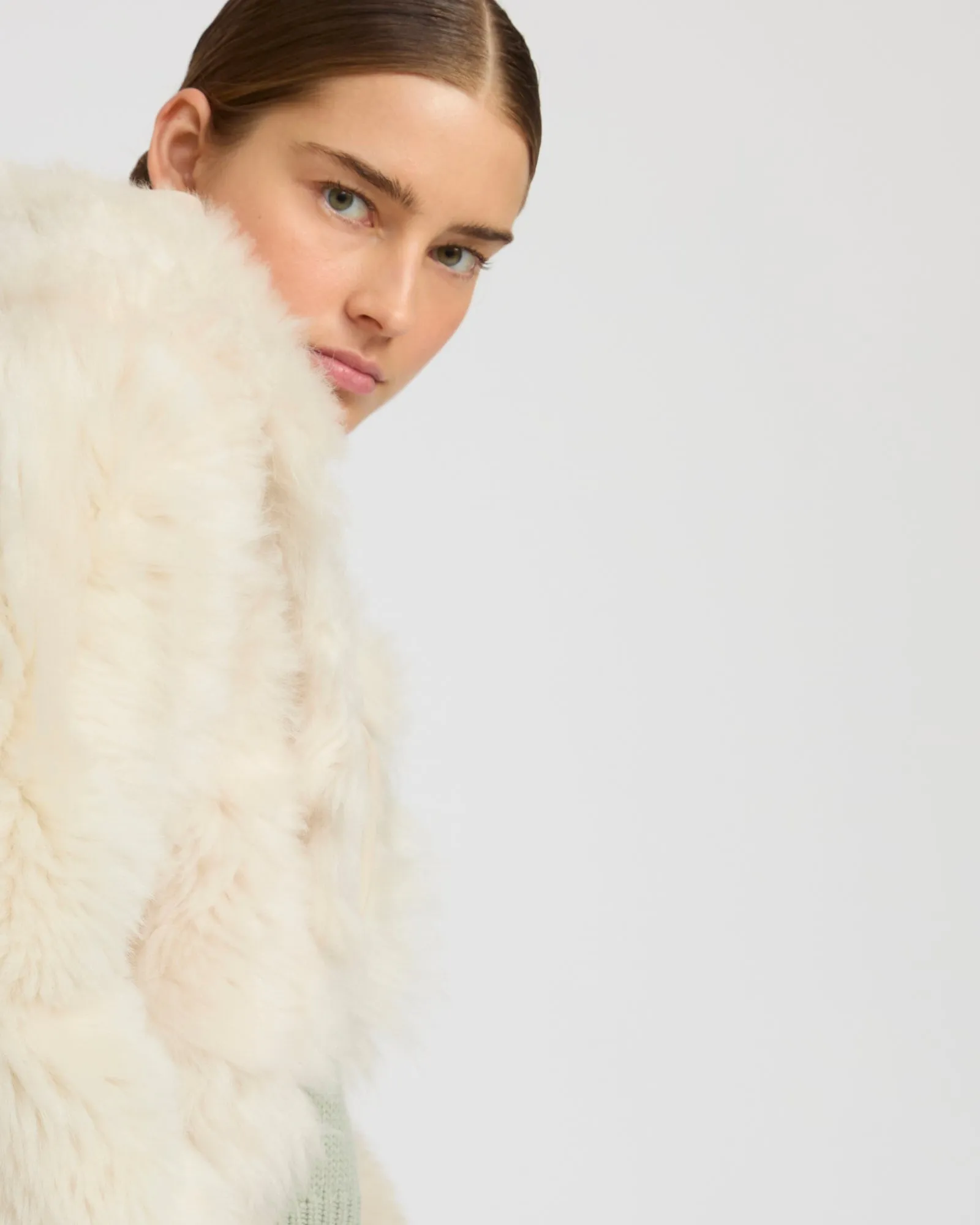 Veste courte à capuche en agneau de Toscane Folk sold by Yves Salomon product image thumbnail 4