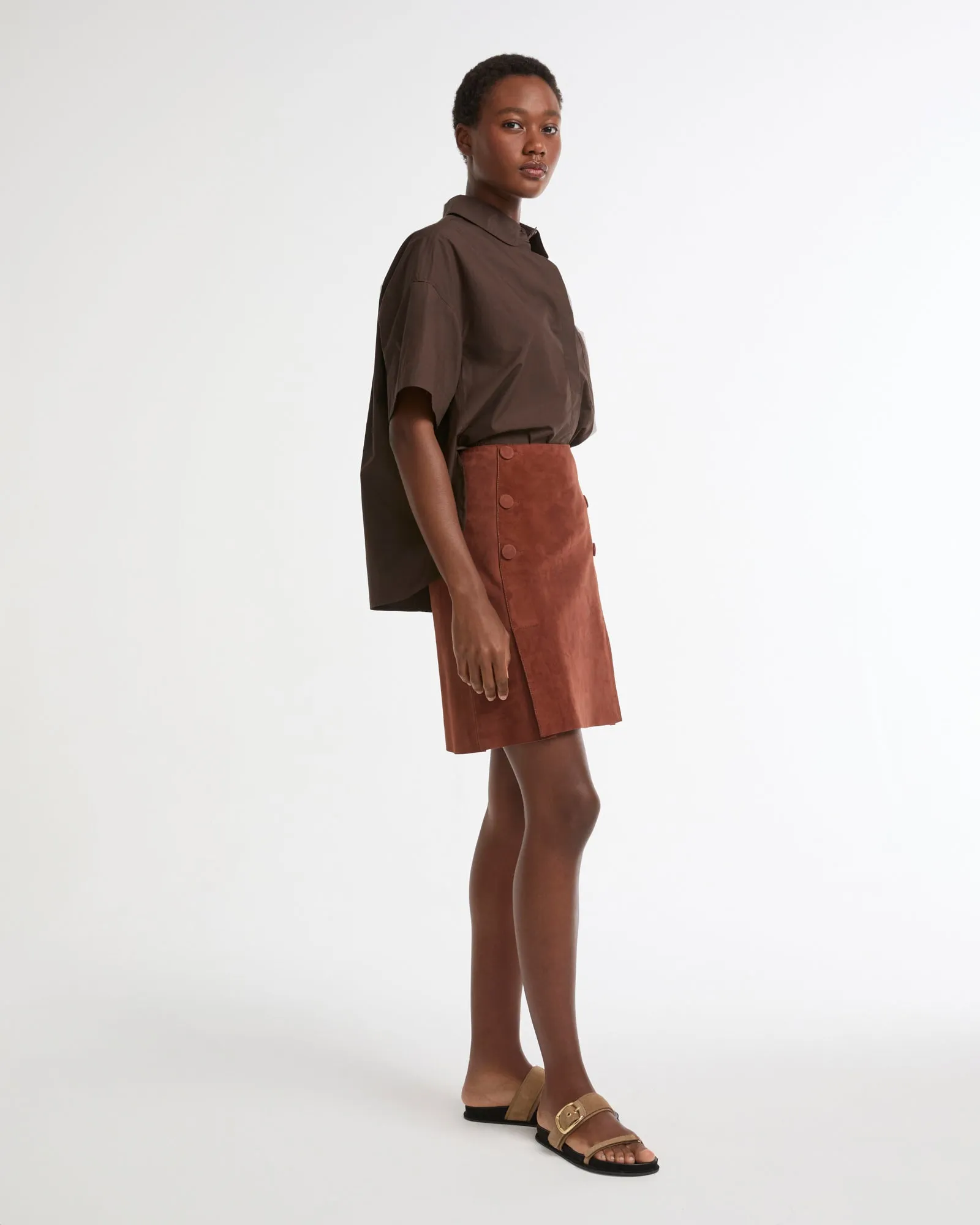 Jupe courte en cuir d'agneau double face sold by Yves Salomon