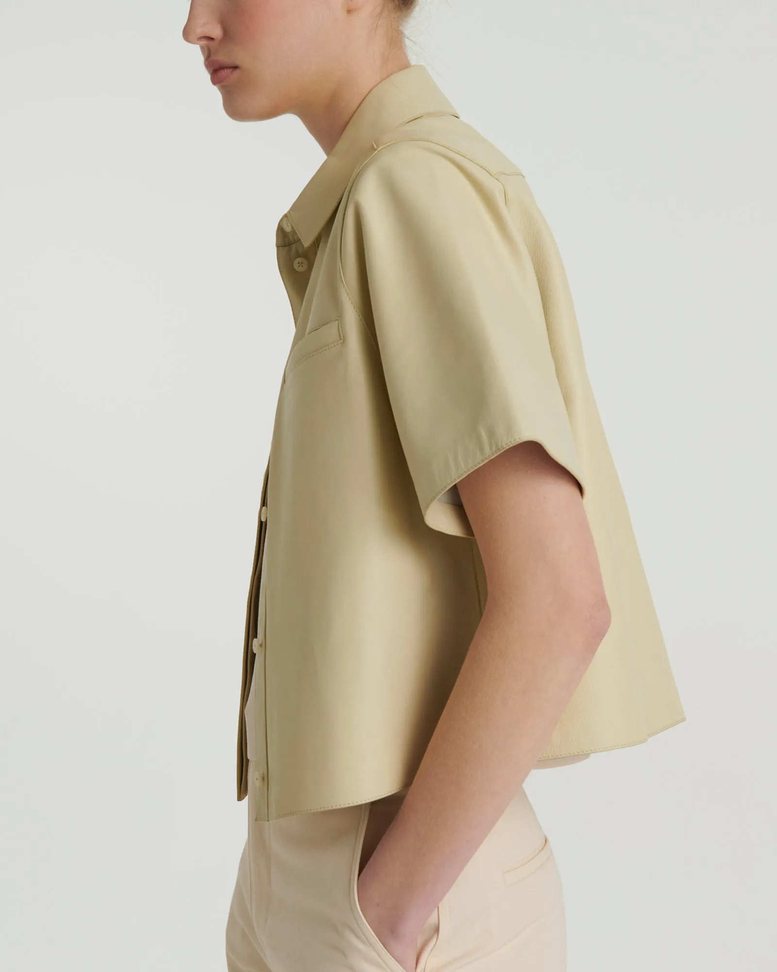 Chemise manches courtes en cuir d'agneau sold by Yves Salomon product image thumbnail 3