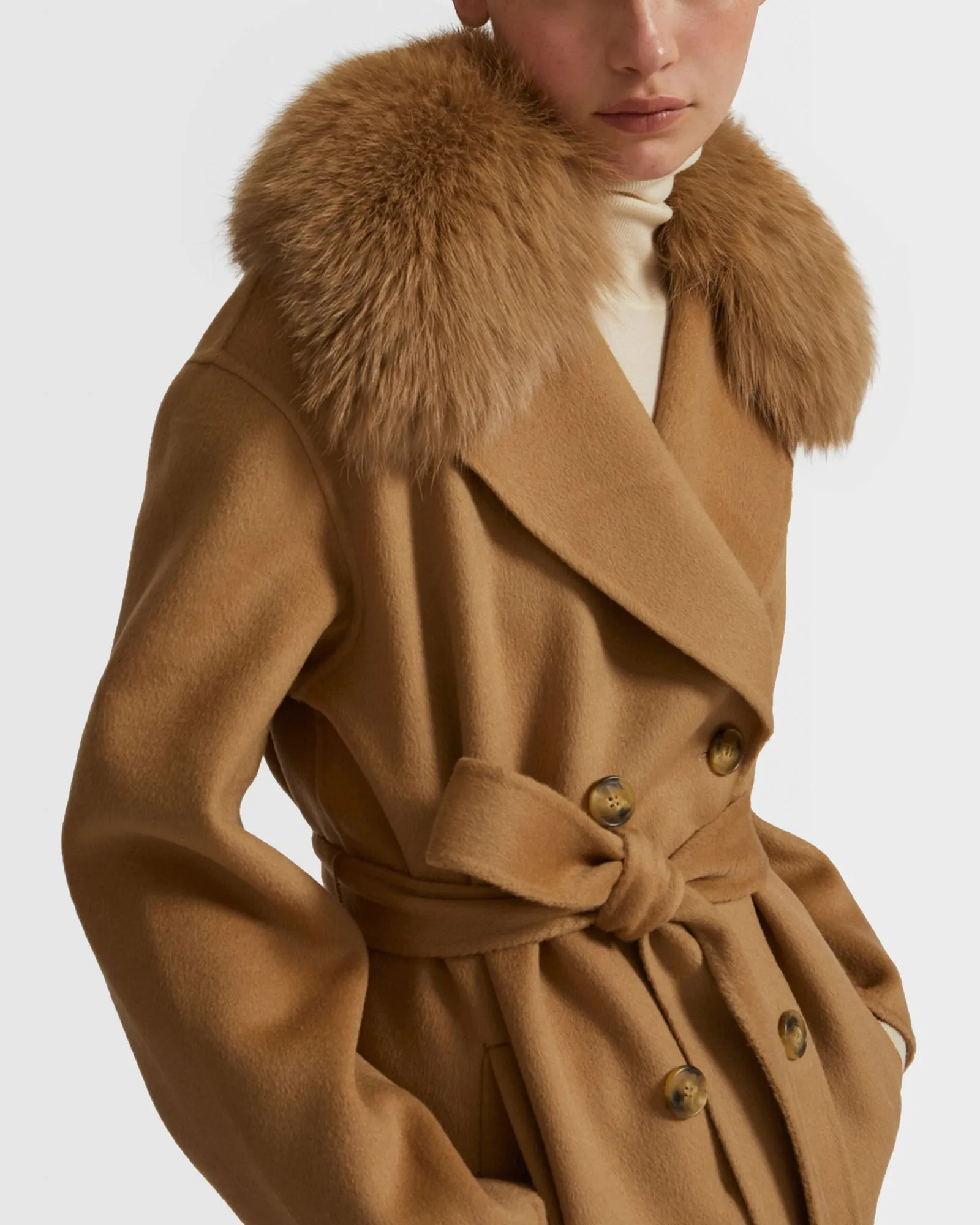 Veste caban en lainage cachemire et col en fourrure de renard sold by Yves Salomon product image thumbnail 3