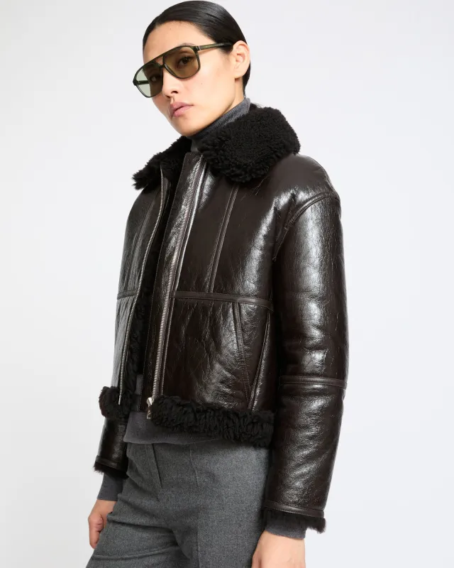 Veste courte en peau lainée d'agneau Merinillo vernis made by Yves Salomon