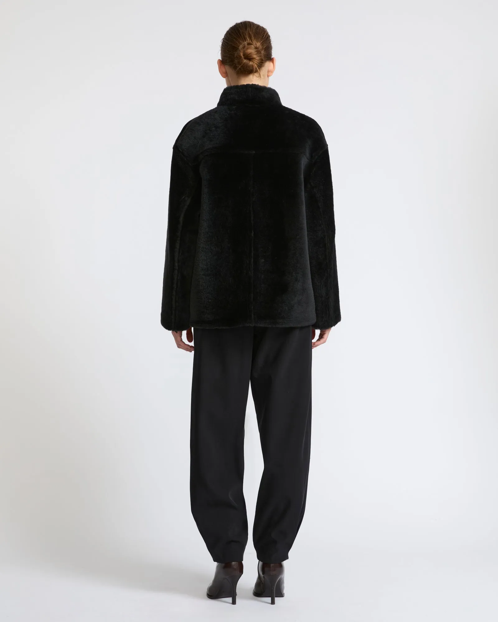 Veste droite en peau lainée d'agneau Mérinos sold by Yves Salomon product image thumbnail 4