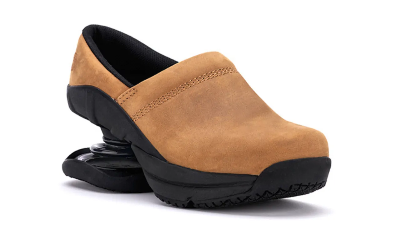 Töffler Clog - Distressed Suede made by Z-Coil