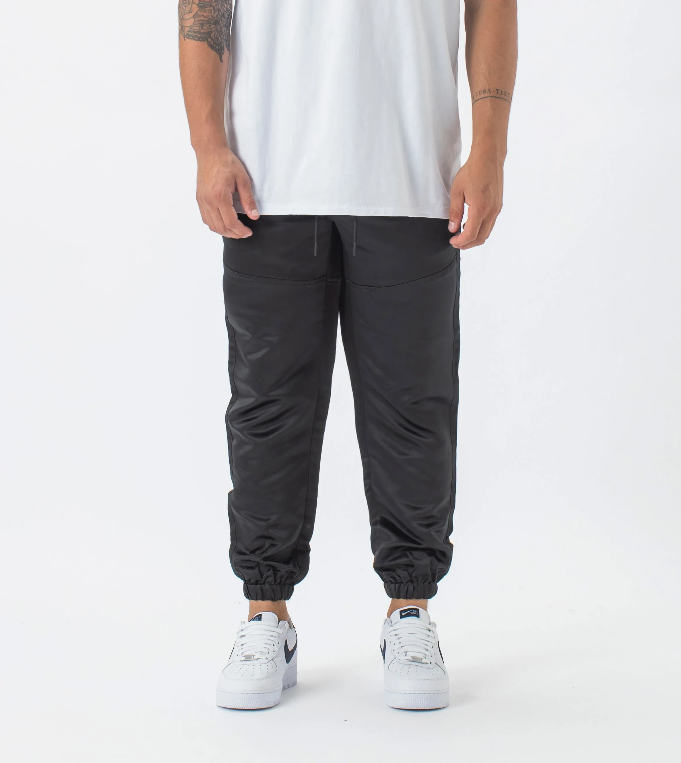 Jumpa Jogger Black sold by Zanerobe