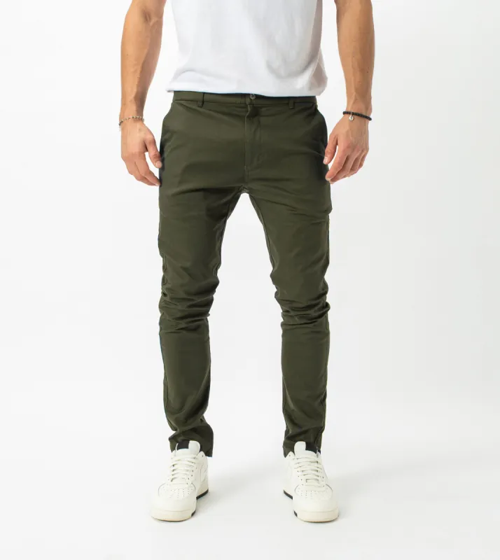 Snapshot Chino Military sold by Zanerobe