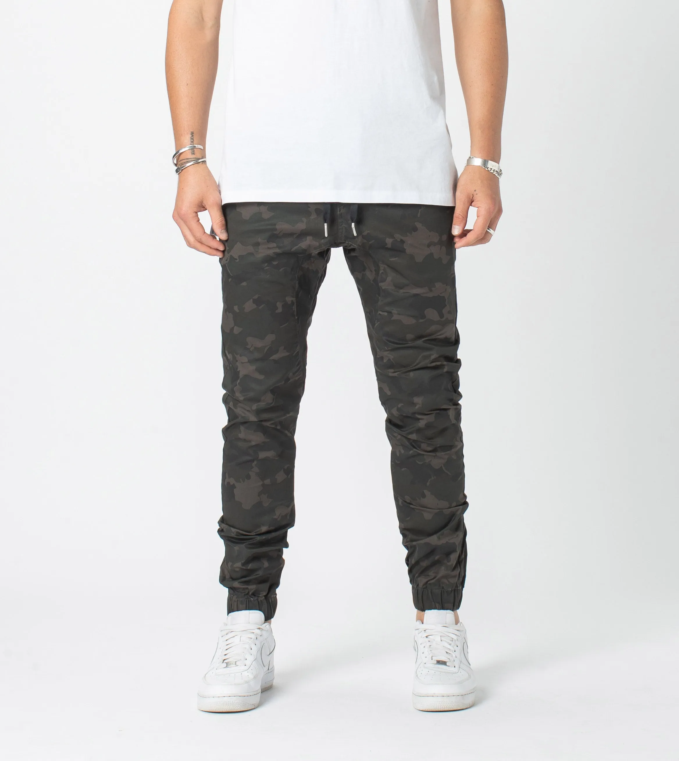 Sureshot Lightweight Jogger Dk Camo sold by Zanerobe
