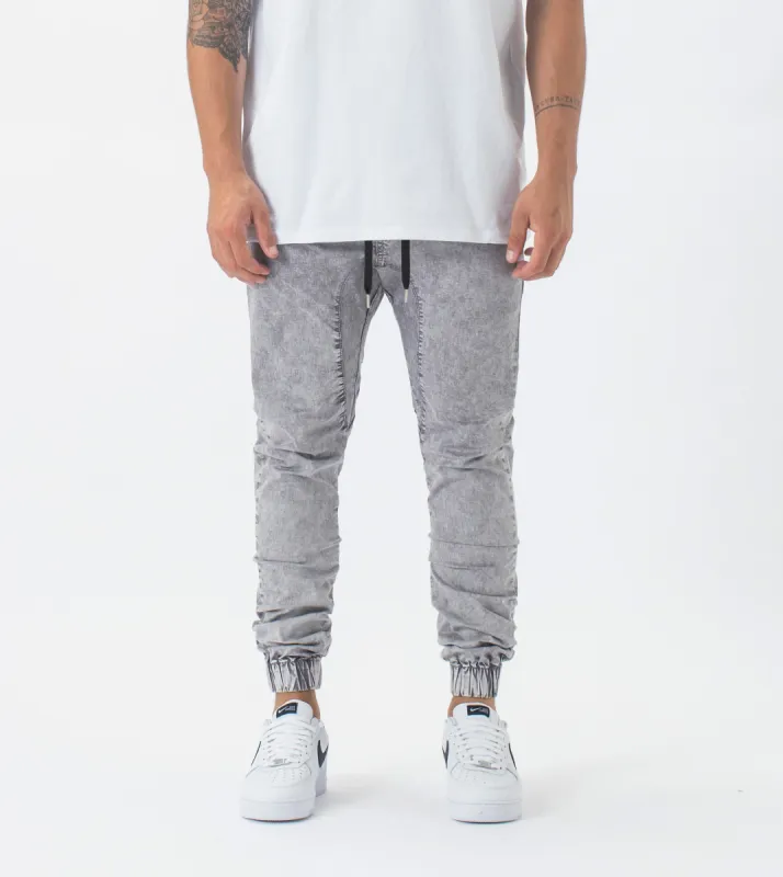 Sureshot Lightweight Jogger Rock Salt sold by Zanerobe