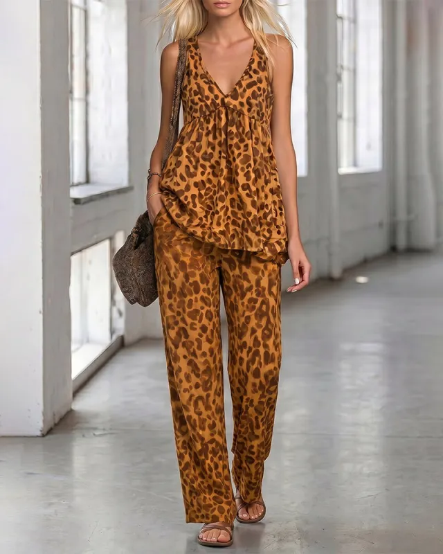 Fashion Deep V-neck Laopard Print Matching Set made by zeagoo