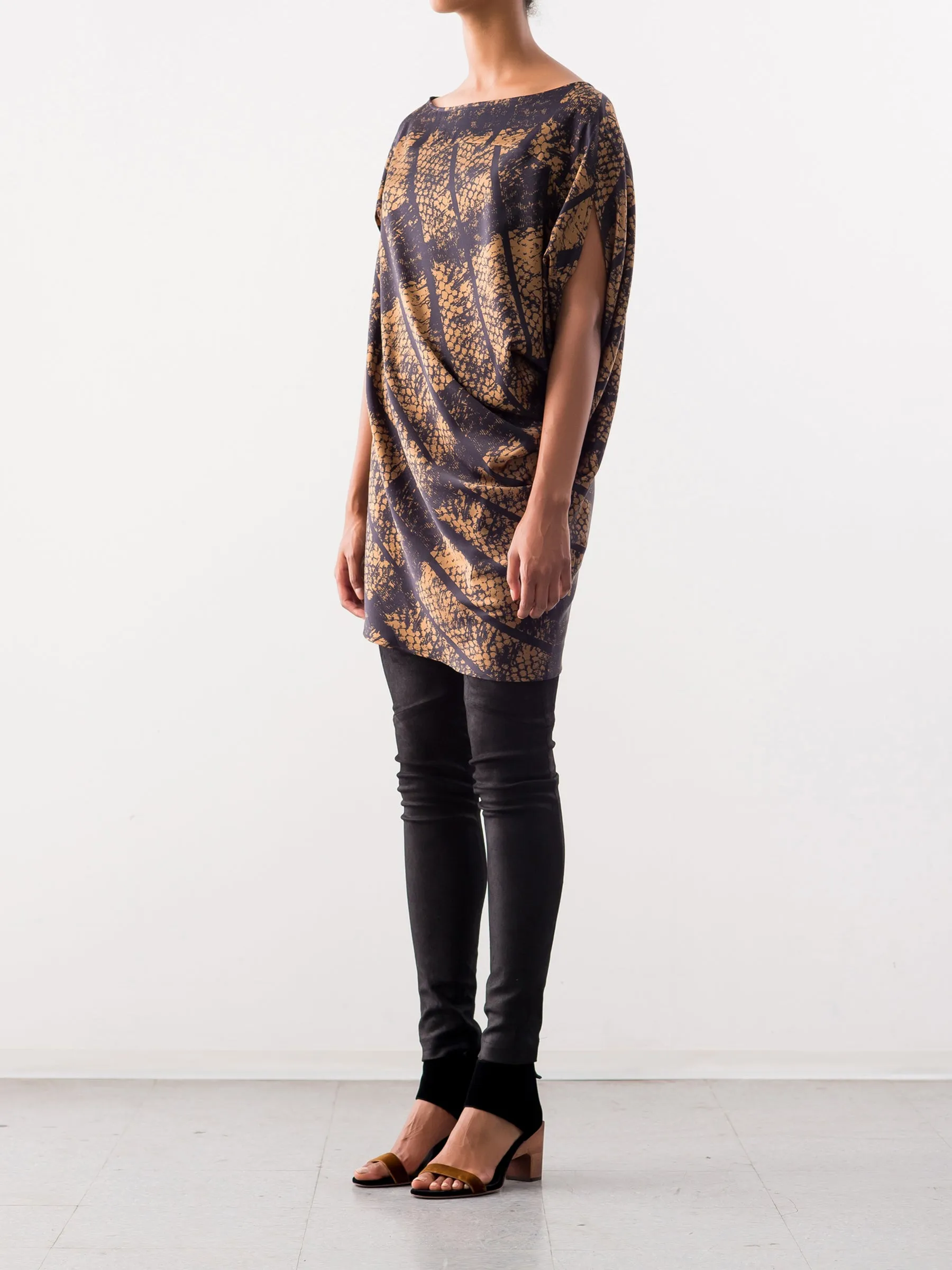 Lui Tunic Sample sold by Zero + Maria Cornejo product image thumbnail 5