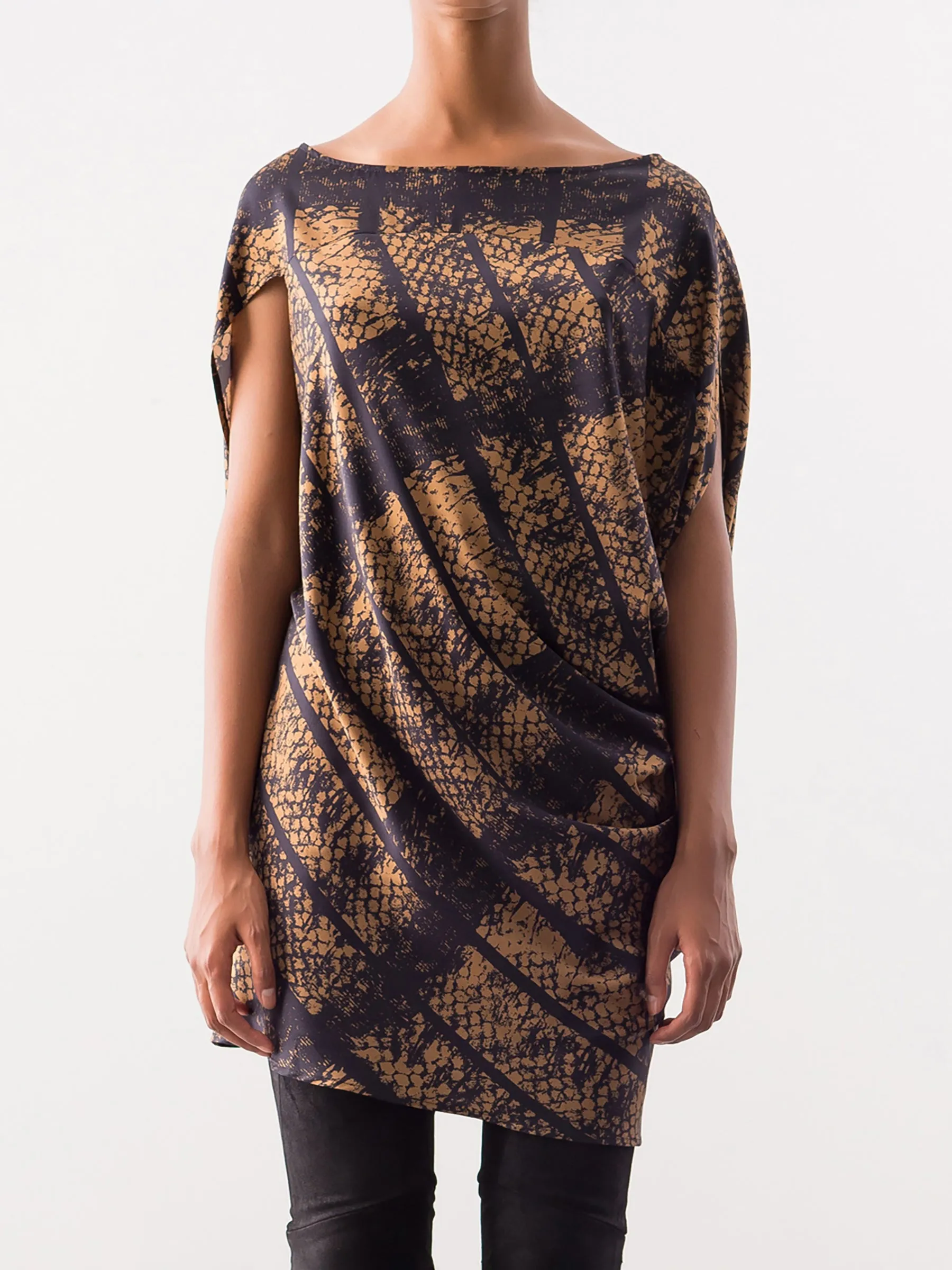 Lui Tunic Sample sold by Zero + Maria Cornejo product image thumbnail 3