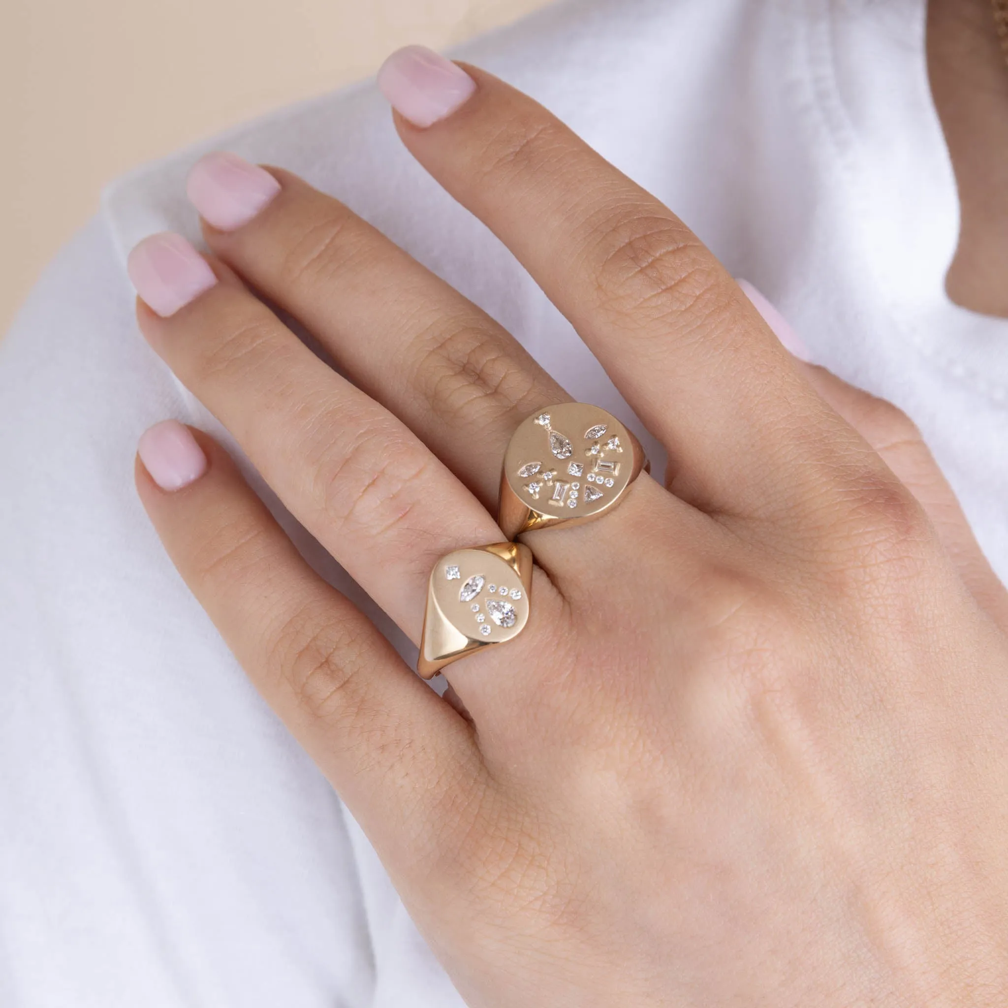 14k Diamond Mosaic Brushed Gold Oval Signet Ring sold by Zoe Chicco product image thumbnail 2