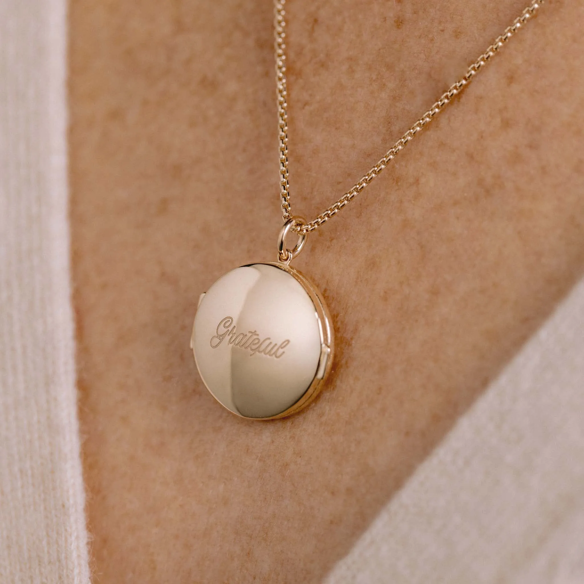 14k Grateful Round Locket Box Chain Necklace sold by Zoe Chicco product image thumbnail 3