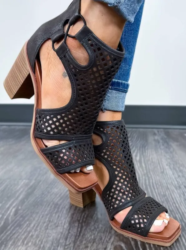 Black Yana Heels sold by ZZs