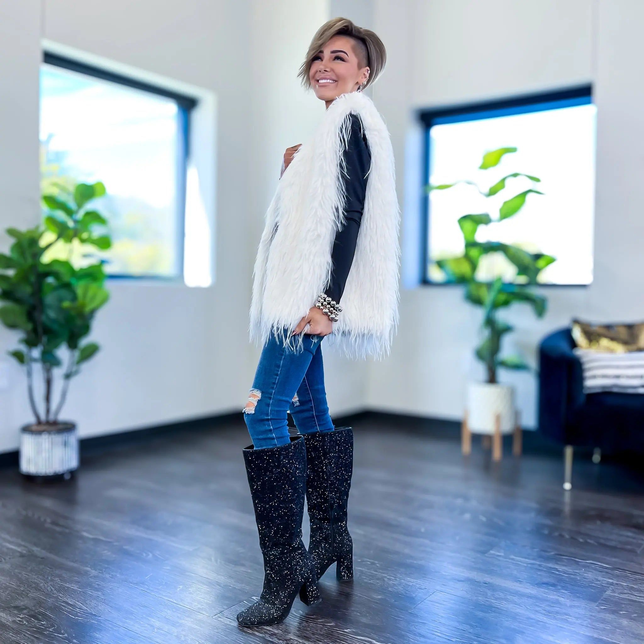 Ivory Faux Fur Vest sold by ZZs product image thumbnail 6