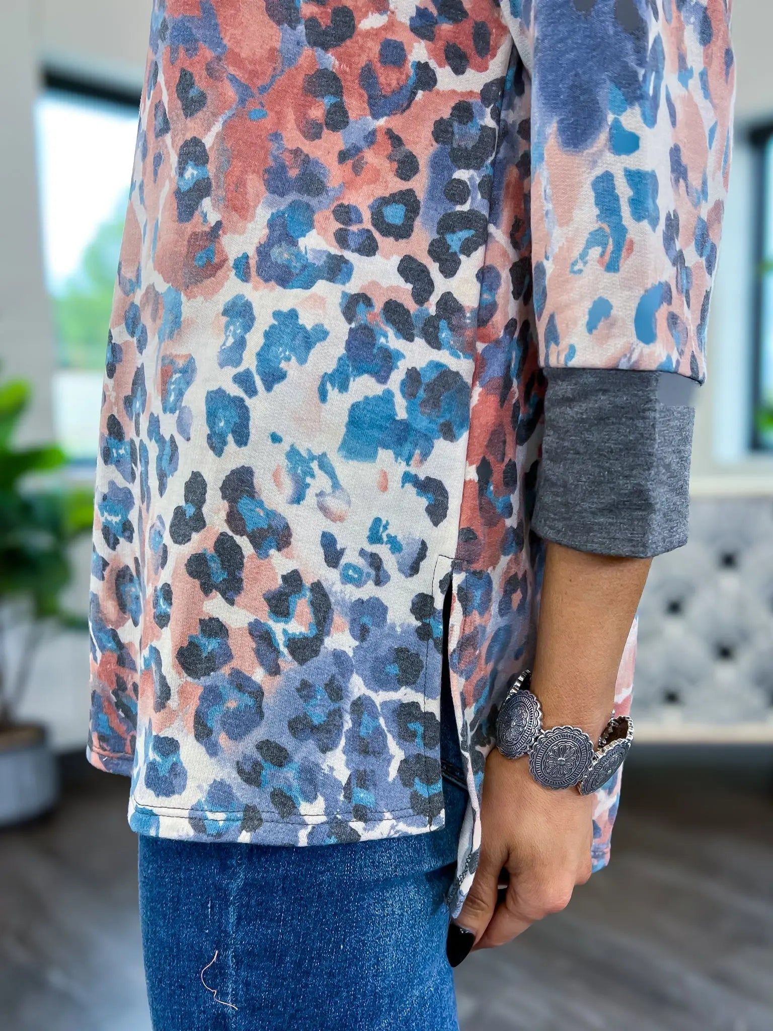 Saturday Top | Blue Animal sold by ZZs product image thumbnail 4