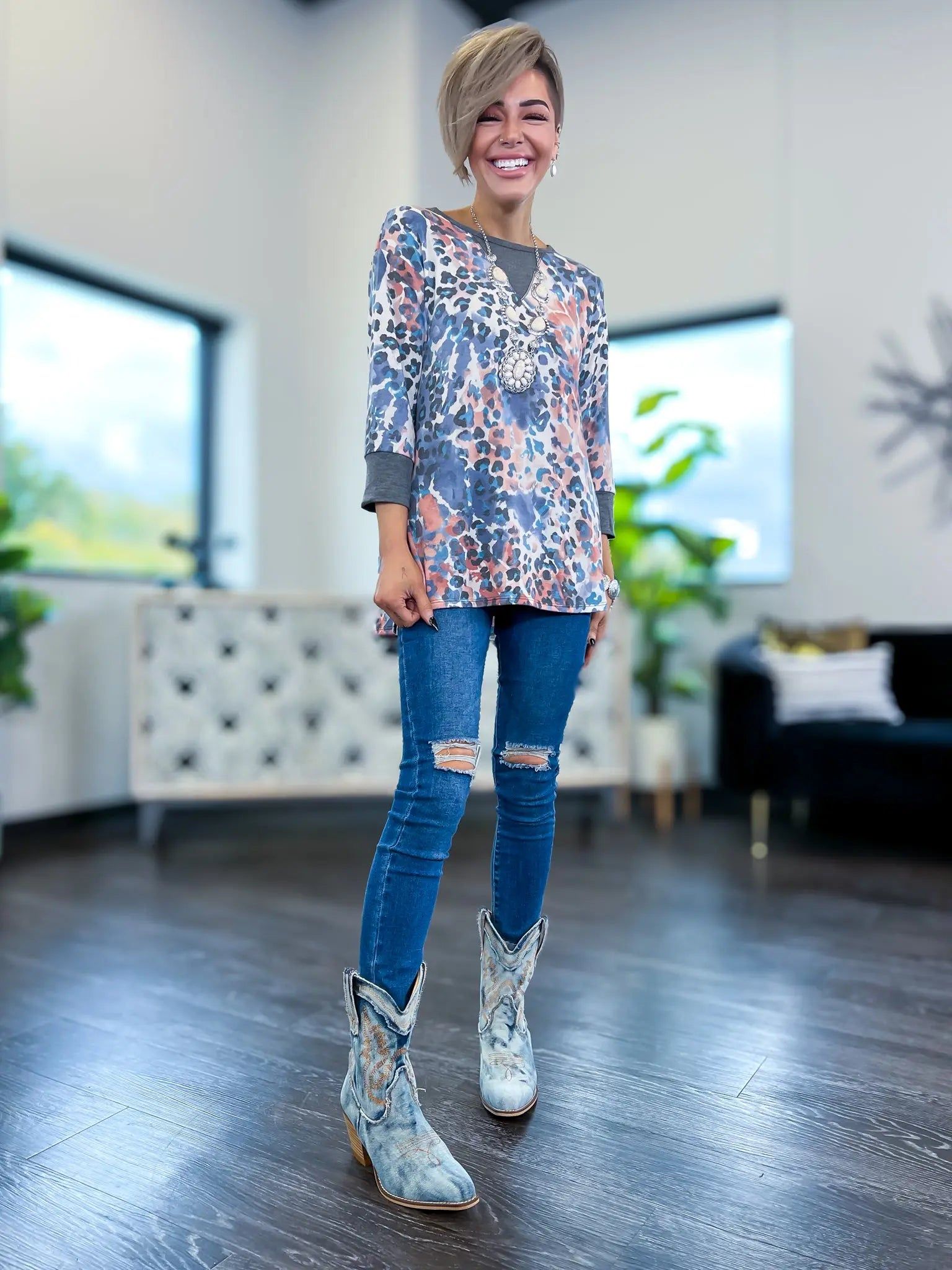 Saturday Top | Blue Animal sold by ZZs product image thumbnail 10