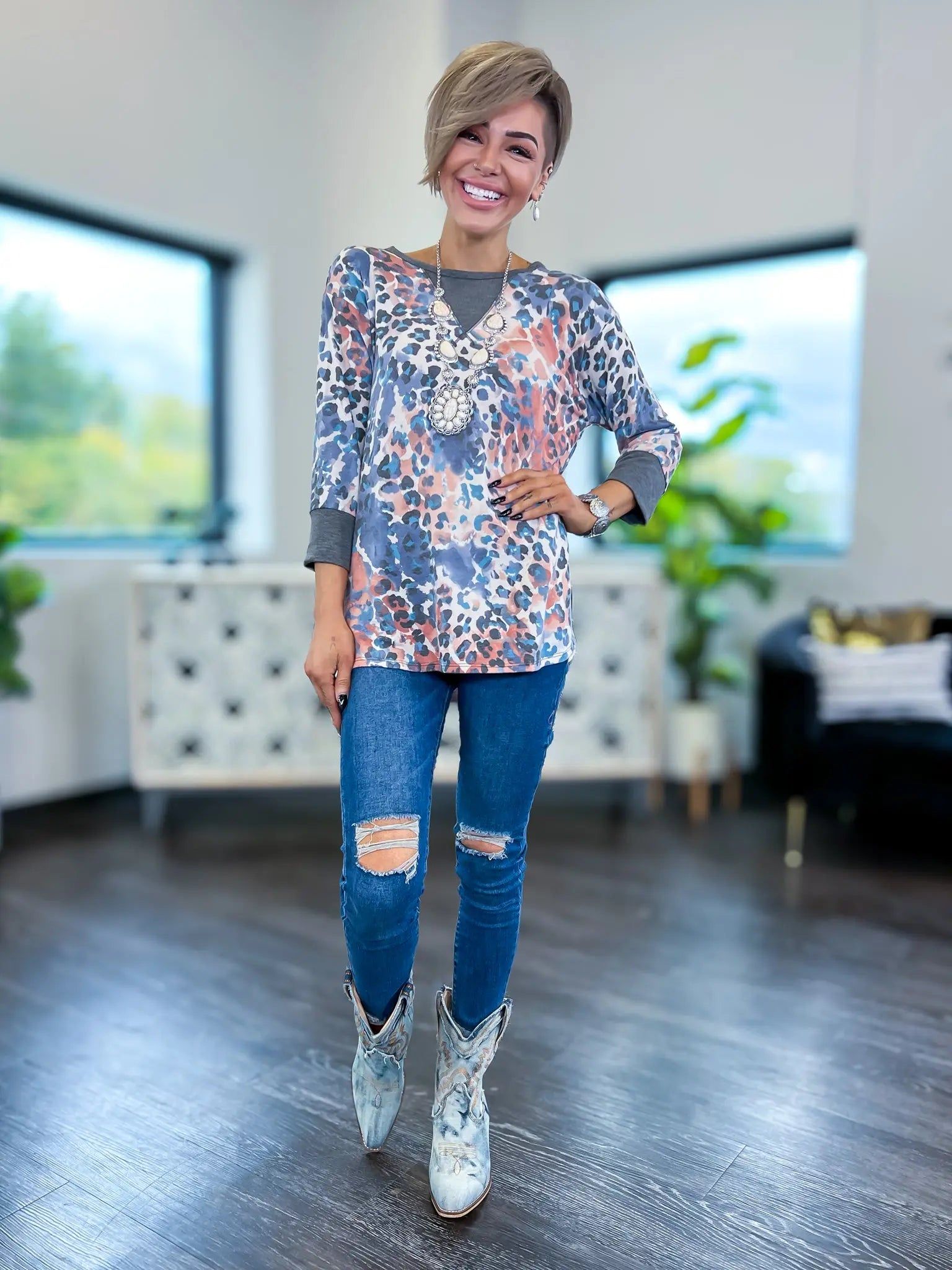 Saturday Top | Blue Animal sold by ZZs product image thumbnail 8