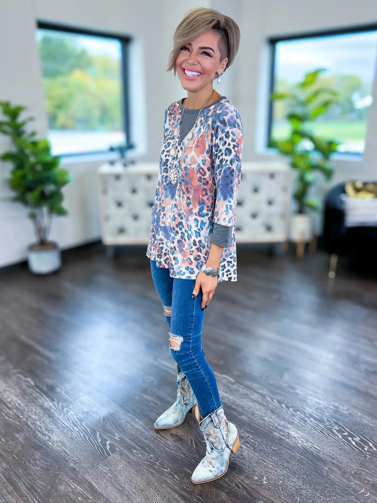 Saturday Top | Blue Animal sold by ZZs product image thumbnail 3