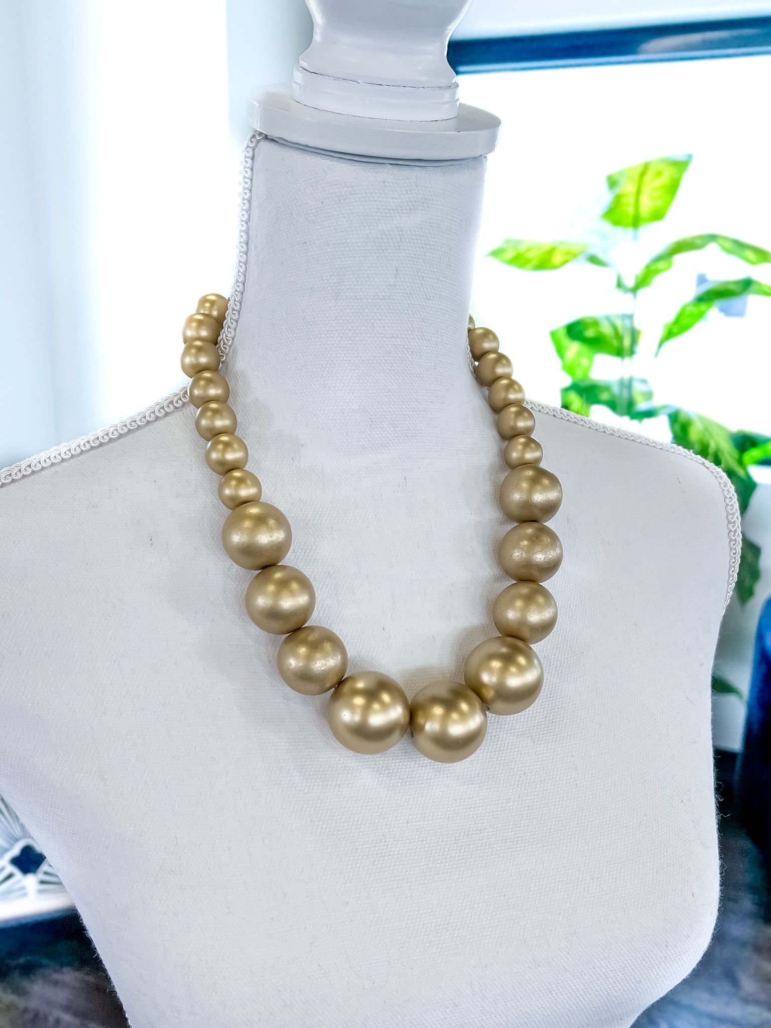 Big 'Ol Pearl Necklace | Matte Gold sold by ZZs product image thumbnail 3