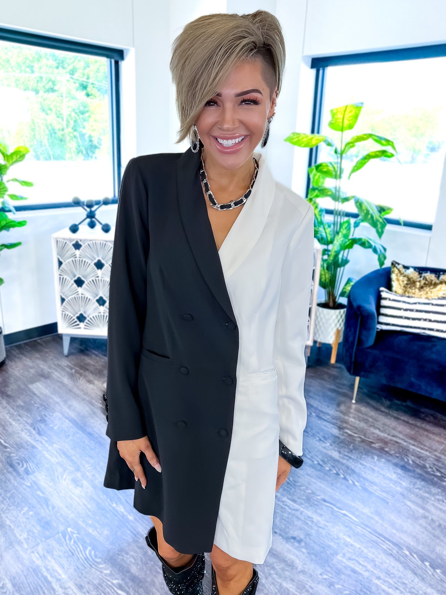 Colorblock Long Blazer | Black & White sold by ZZs product image thumbnail 8