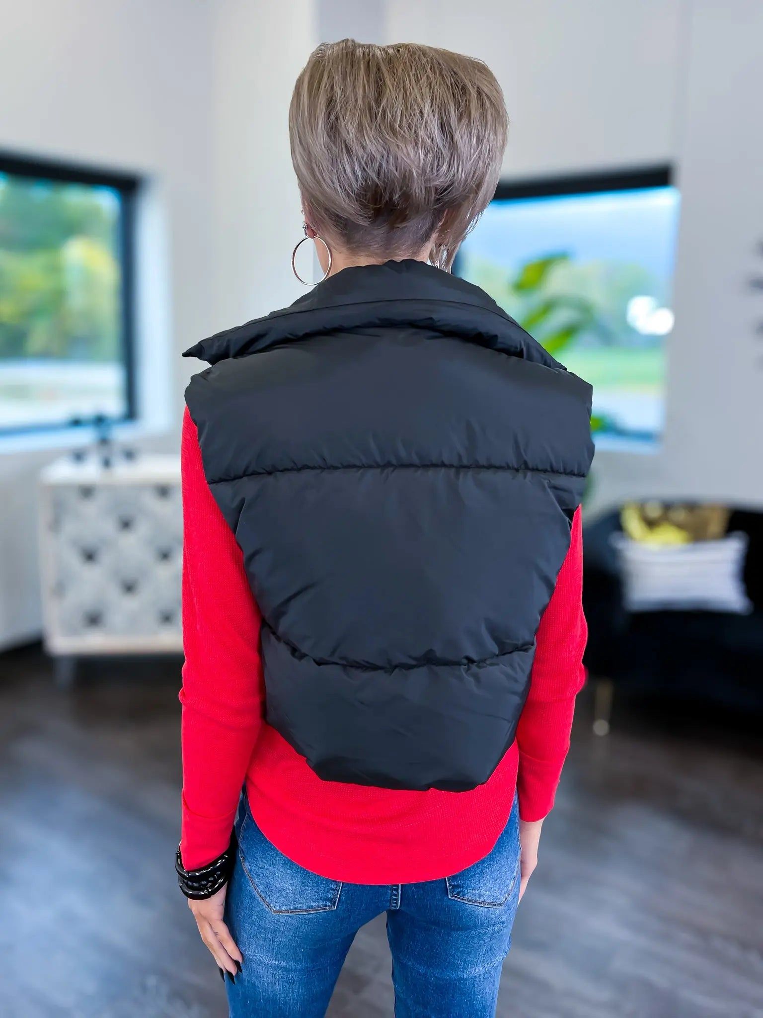 Black Puffer Cropped Vest sold by ZZs product image thumbnail 4
