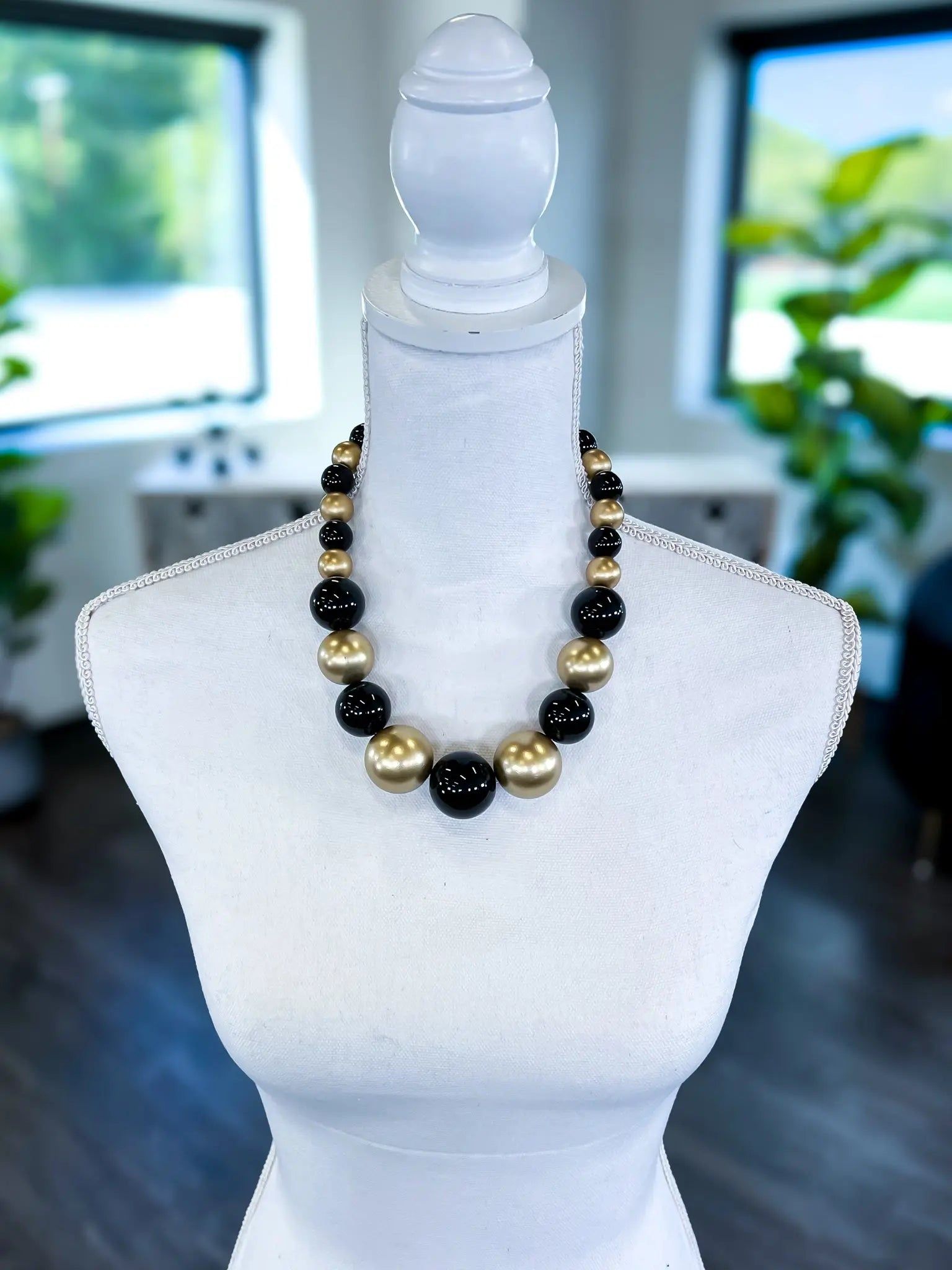 Pearl Statement Necklace Set | Black & Gold sold by ZZs product image thumbnail 5