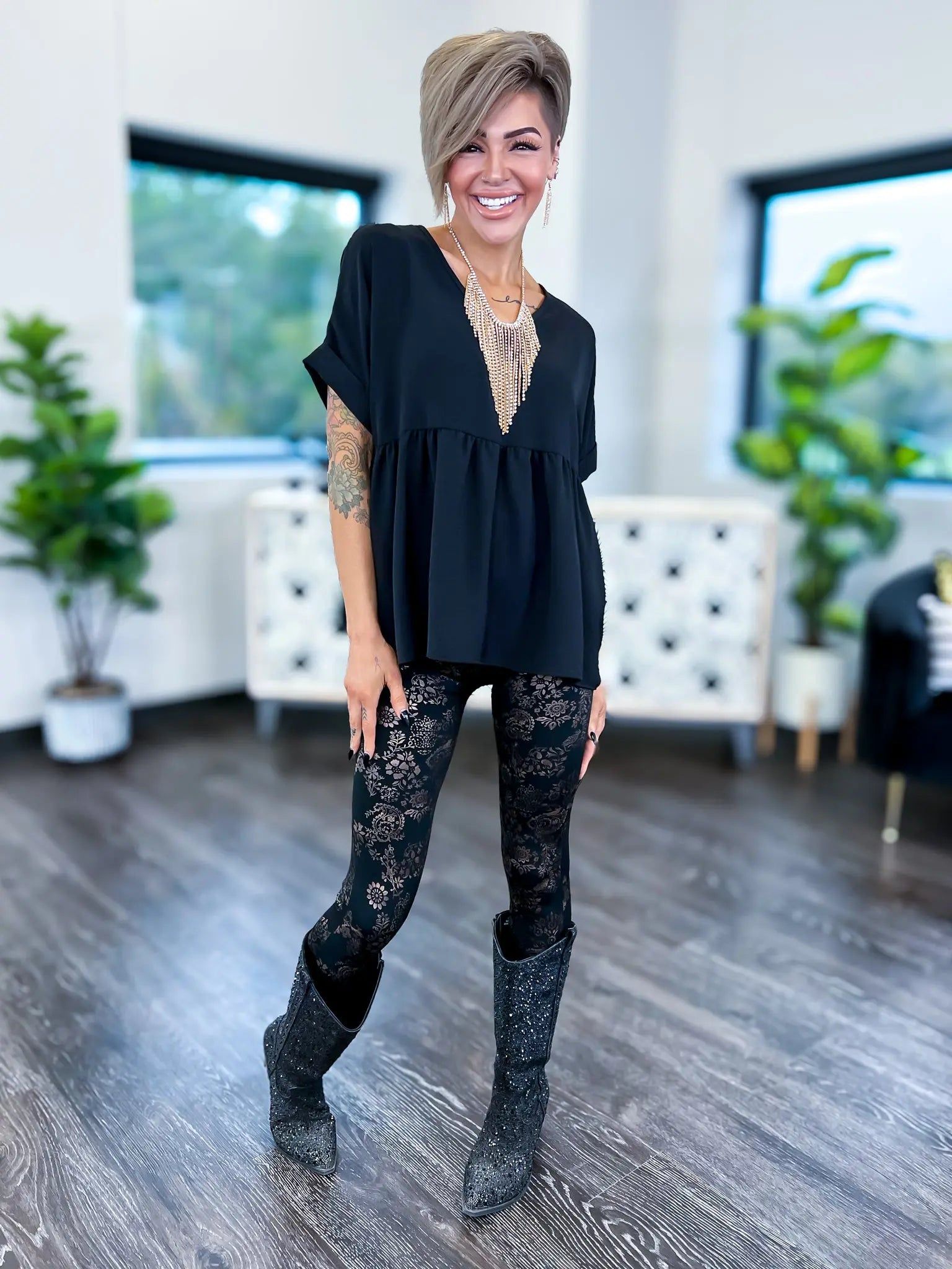 Metallic Floral Fleece Leggings sold by ZZs