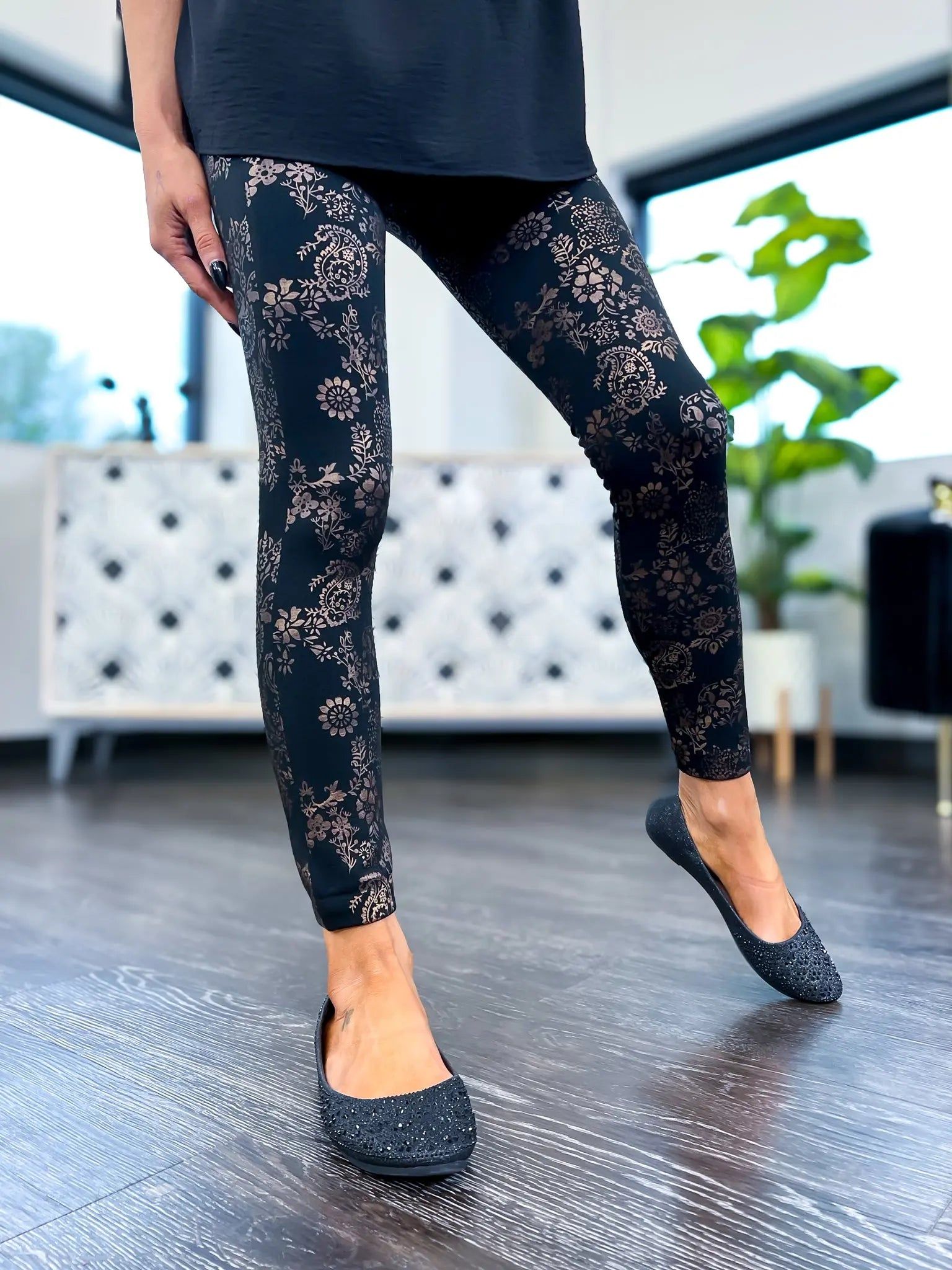 Metallic Floral Fleece Leggings sold by ZZs product image thumbnail 4