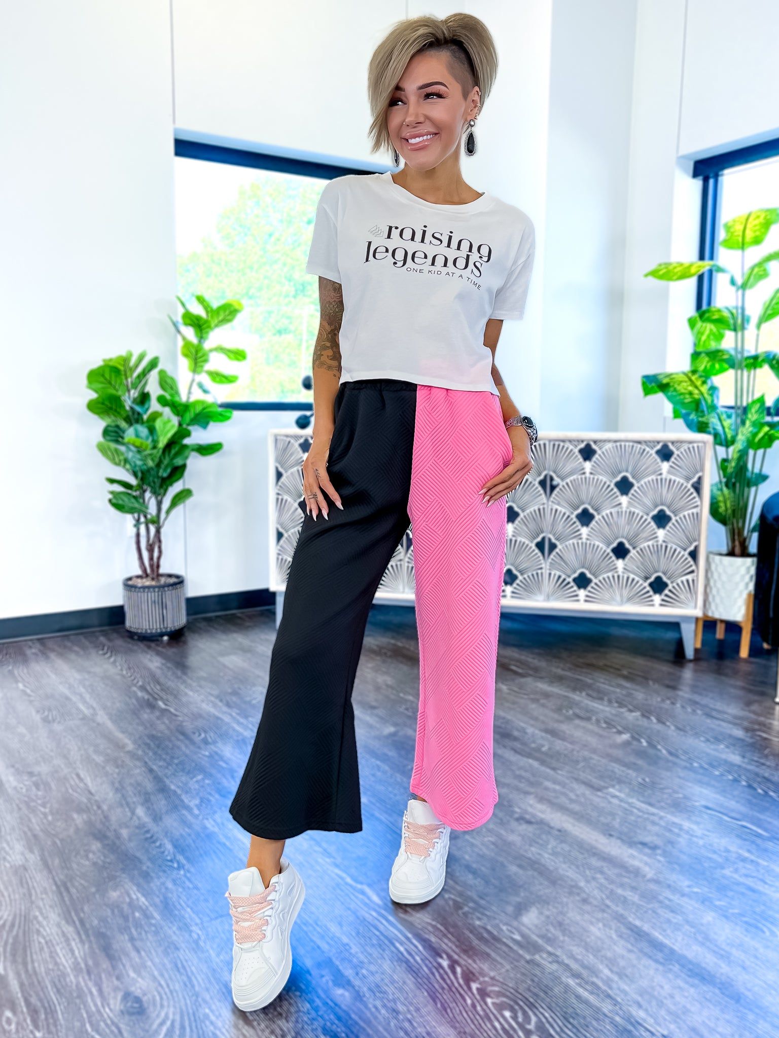 Black & Pink Colorblock Crop Pants sold by ZZs