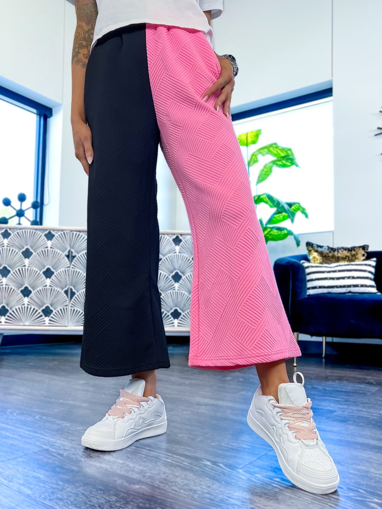 Black & Pink Colorblock Crop Pants sold by ZZs product image thumbnail 2