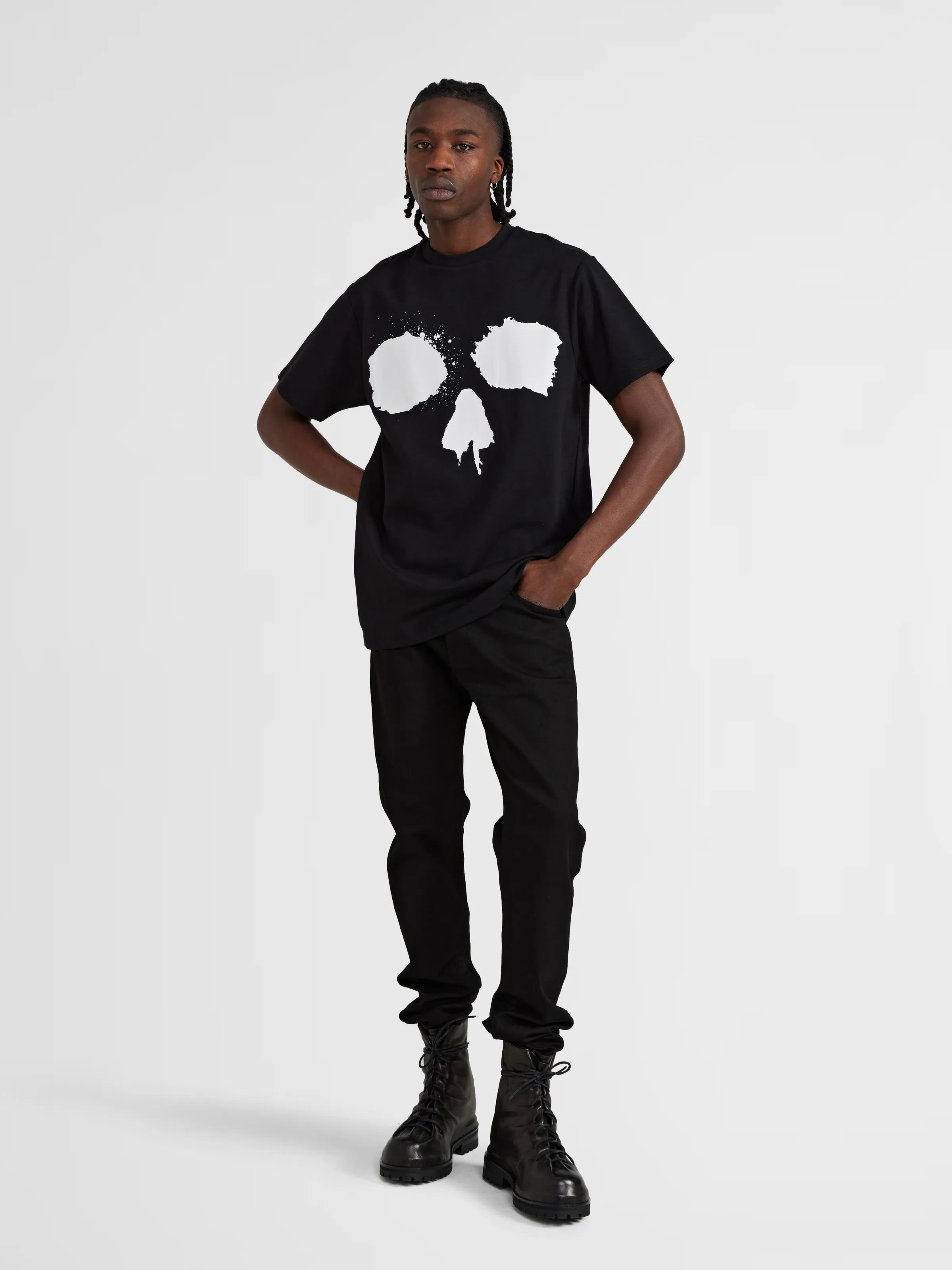 Graphic T-Shirt in Black sold by 424 product image thumbnail 4