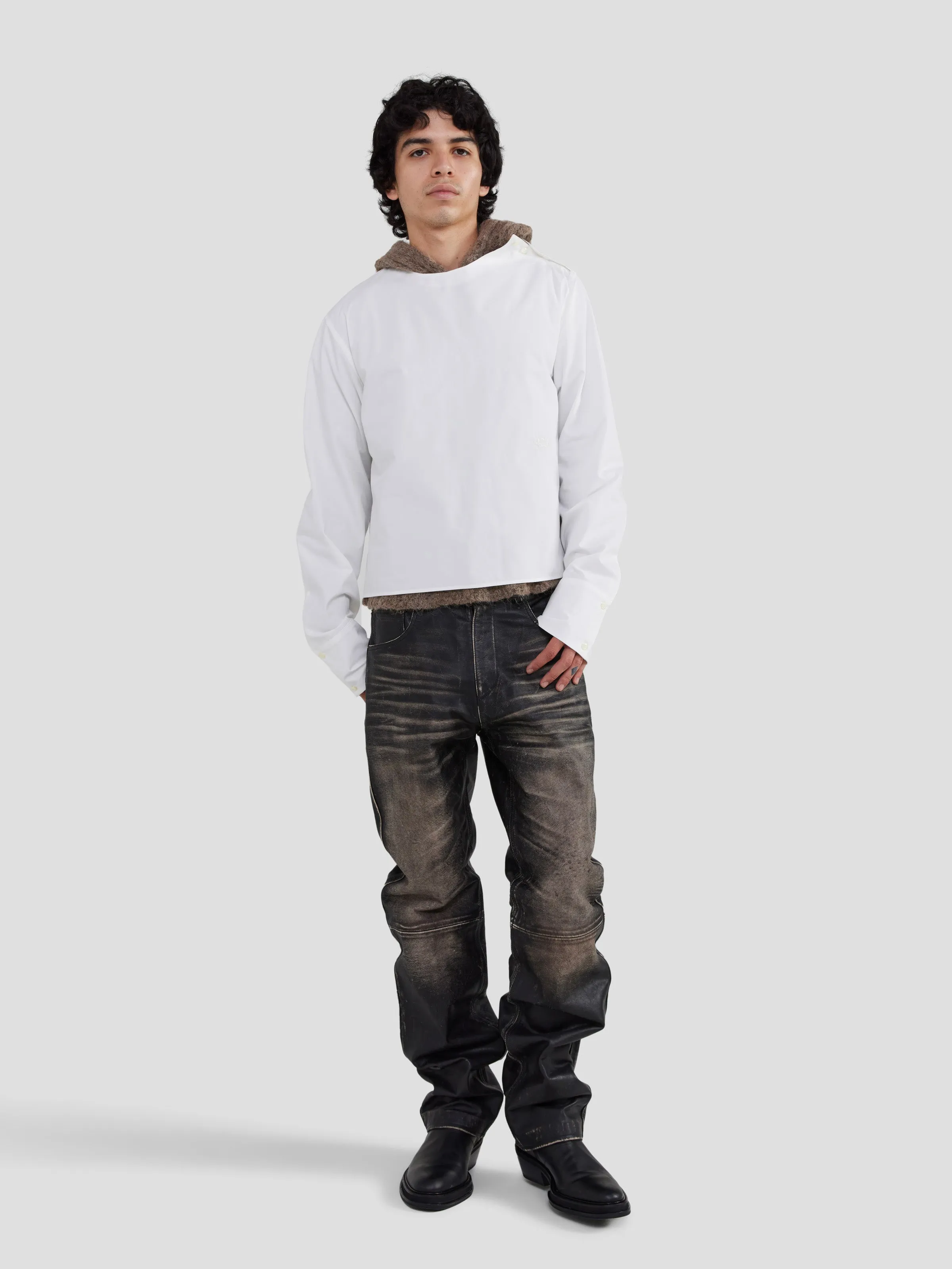 Cropped Shirt in White sold by 424 product image thumbnail 3