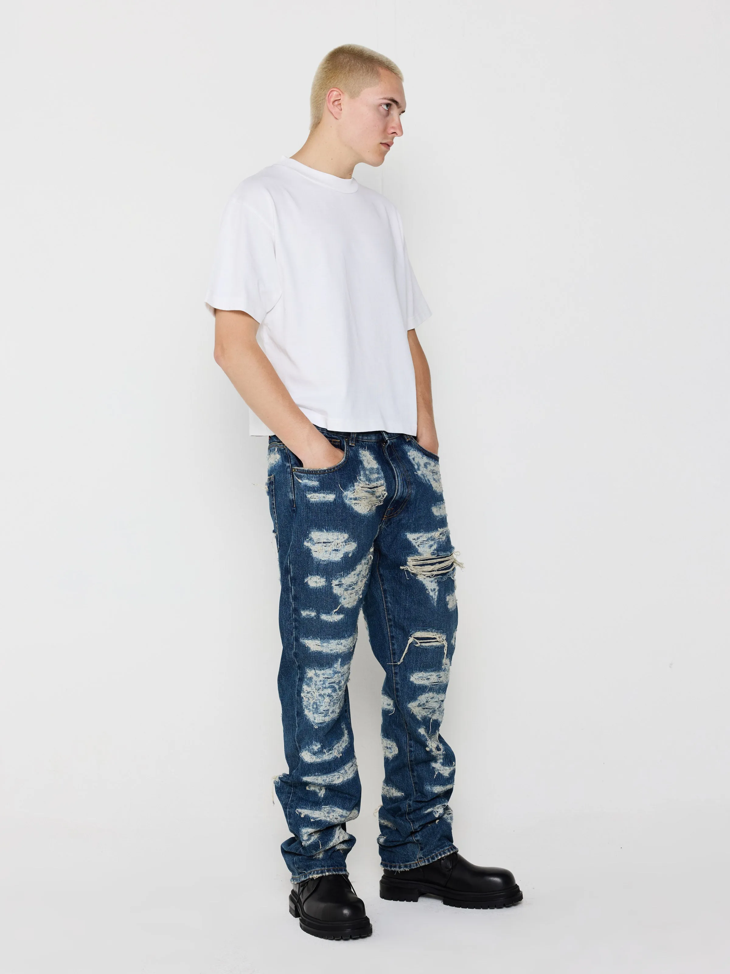 Cropped Alias T-Shirt in White sold by 424 product image thumbnail 3