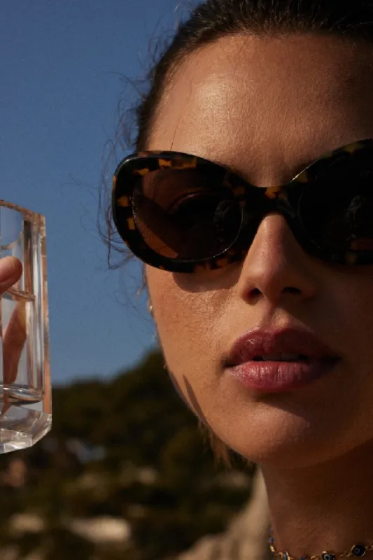 Charlotte tortoise black glasses made by Balzac Paris