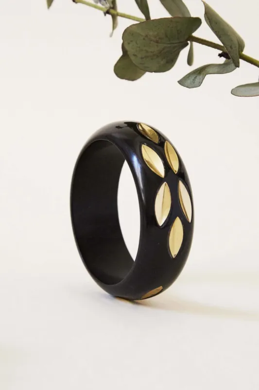 Anju bracelet black sold by Balzac Paris